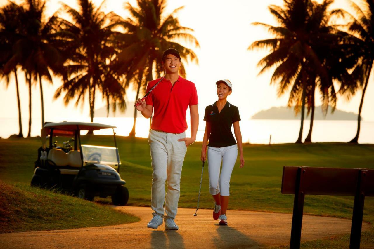 Отель The Pacific Sutera Кота-Кинабалу Экстерьер фото Golfers at Hua Hin Golf Club